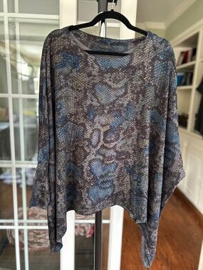 EUC Nally & Millie Handkerchief Blouse OS